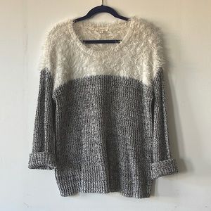 Vince camuto marked & fluffy white and grey oversized sweater